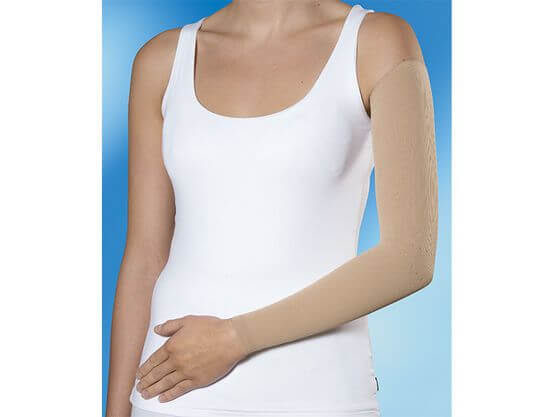 Jobst Elvarex Soft Armsleeve. Photo of the compression garment worn by a model.